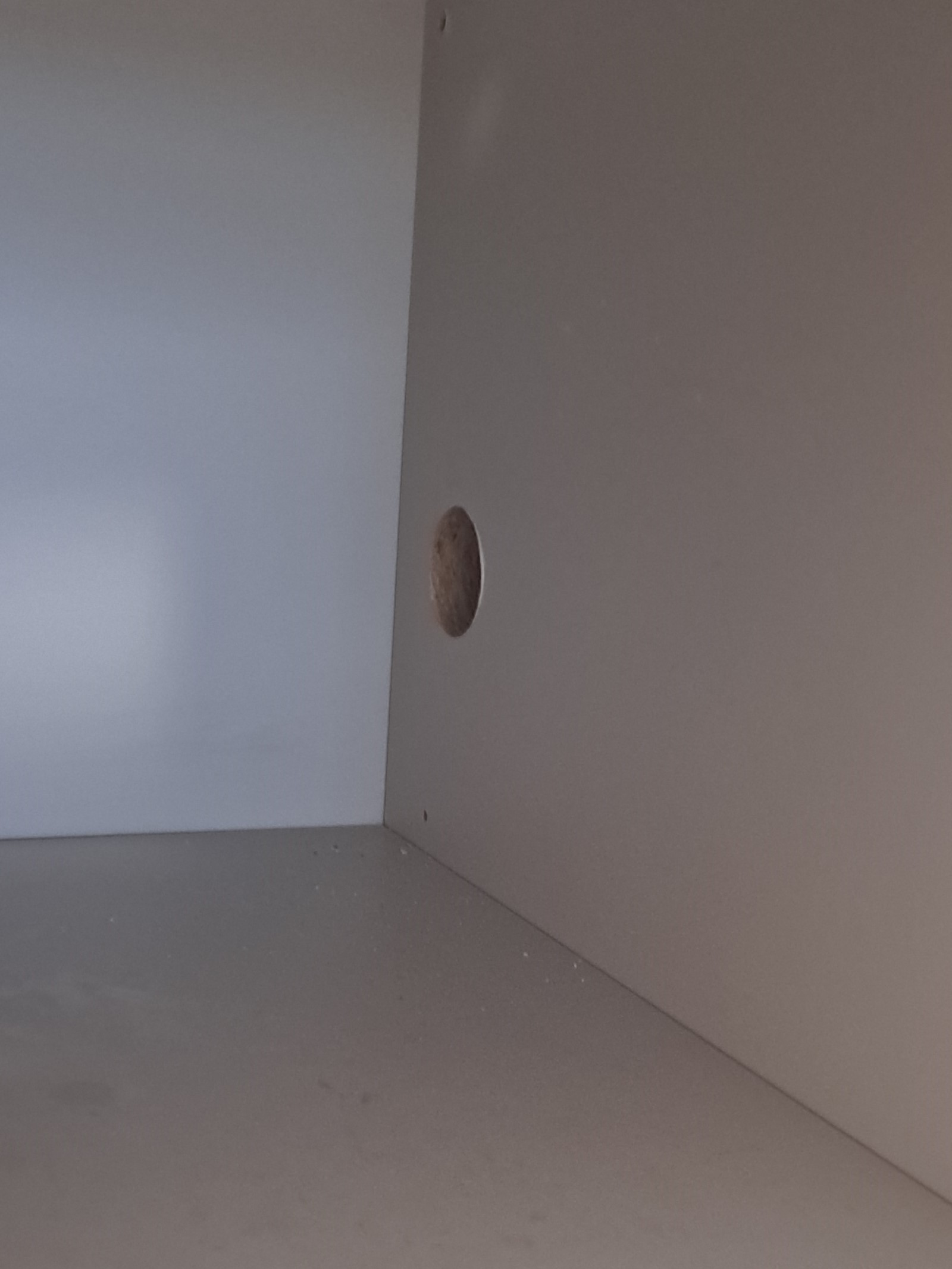 역삼하나빌 식기세척기 철거 후 싱크대 하부장 구멍 복원 전